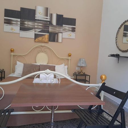 Casa Roma Affittacamere ภายนอก รูปภาพ
