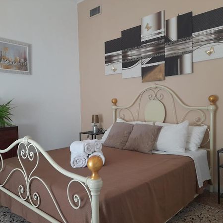 Casa Roma Affittacamere ภายนอก รูปภาพ