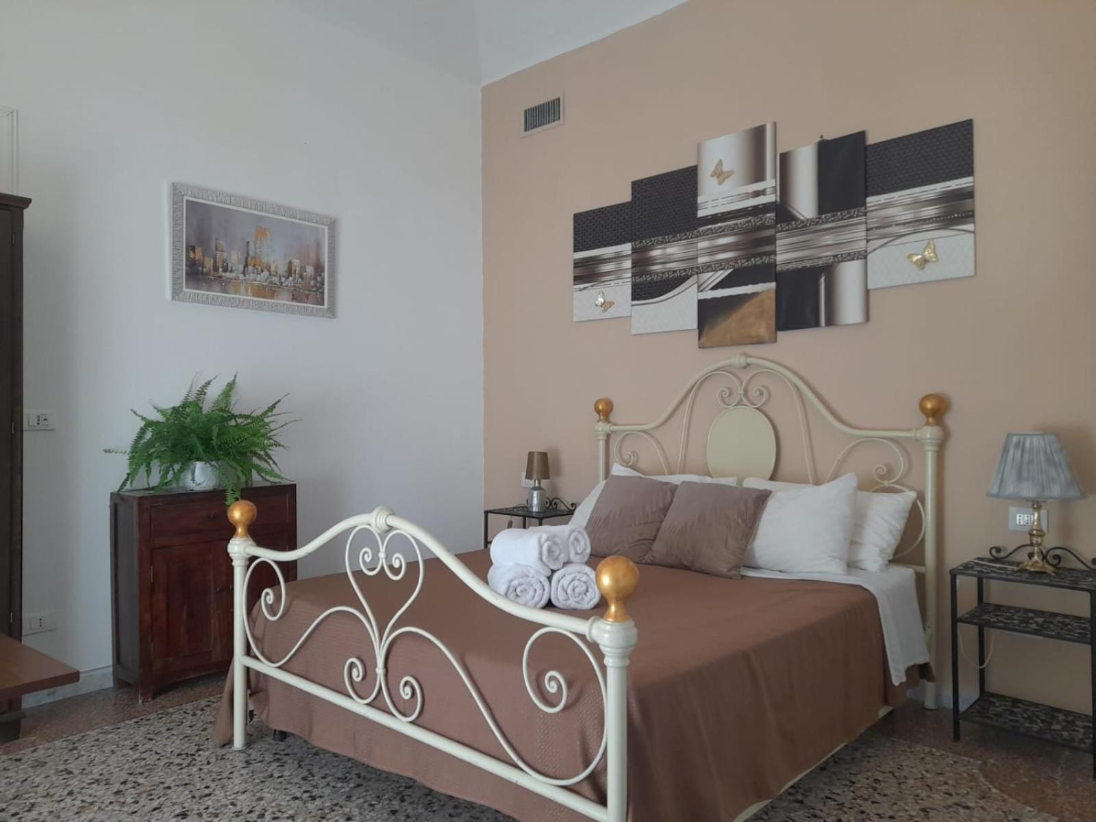 Casa Roma Affittacamere ภายนอก รูปภาพ